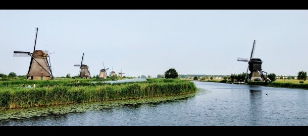 Molens langs het water.jpg
